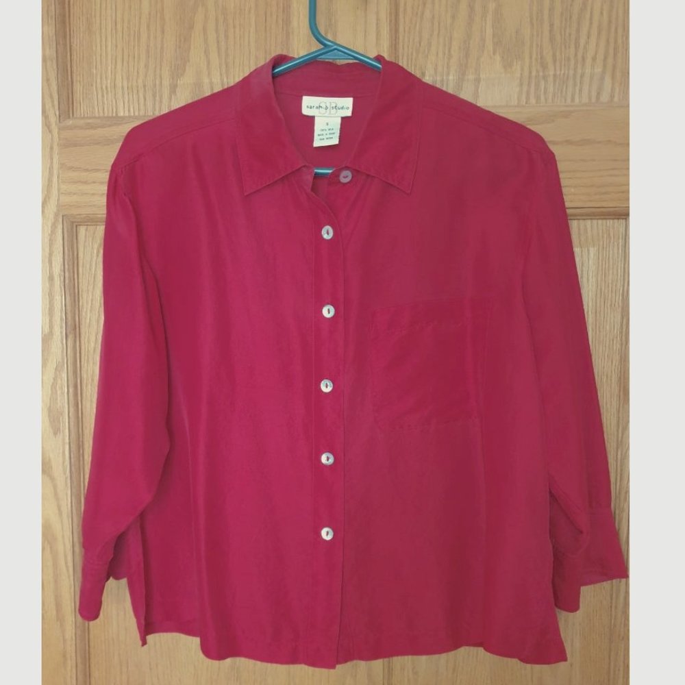 Sarah B Studio 100% Silk boxy shirt with shell buttons
